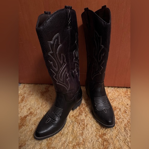 Fall / Winter Cowboy Boots - Picture 6 of 6